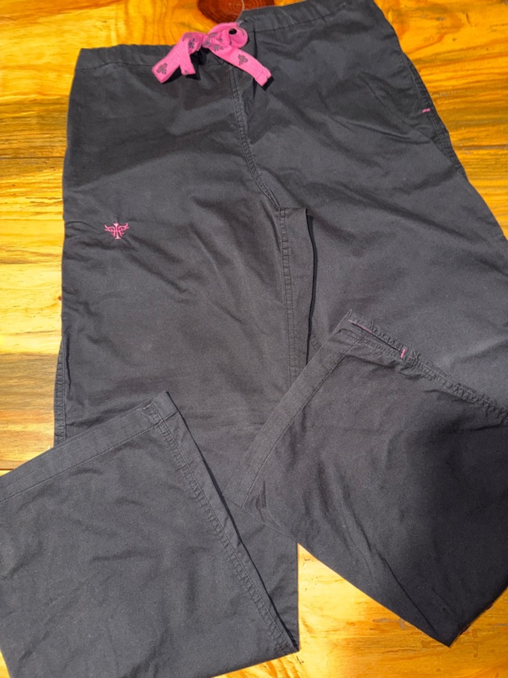 Med Couture Black Scrub Set with Pink Trim, Women’s Small - Picture 5 of 7